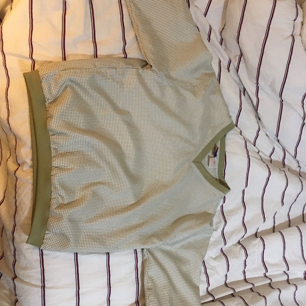 Vintage Tail V-Neck Pullover